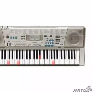Продается синтезатор Casio lk-300tv 